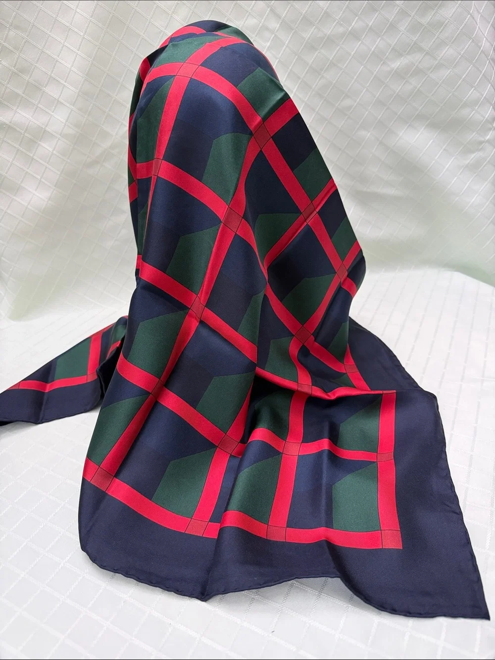 New red/green/navy blue Gucci silk scarf